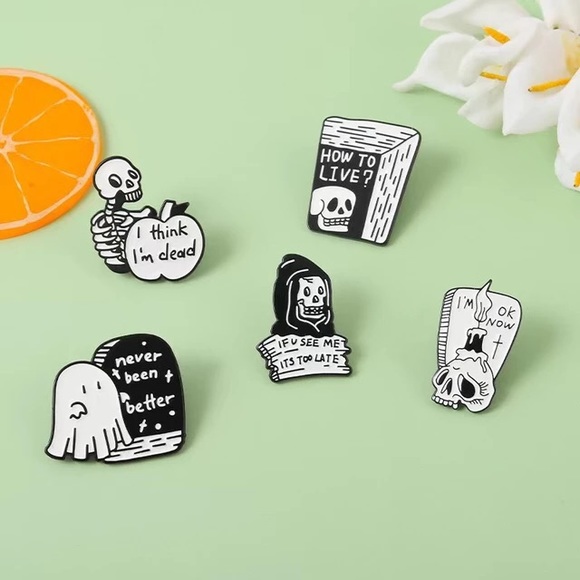 Cute Spooky Ghost with “never been better” Gravestone Metal Enamel Pin Brooch - Picture 8 of 11